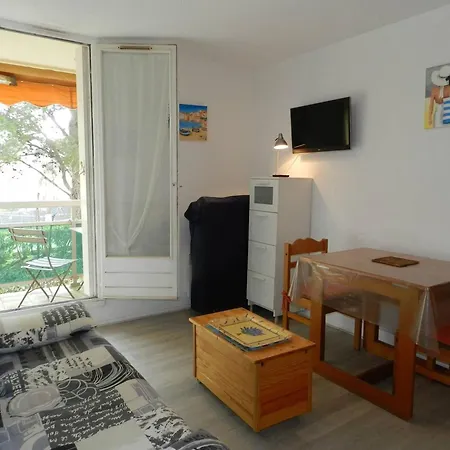 شقة A Avec Balcon Et Parking Privatif