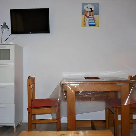 شقة A Avec Balcon Et Parking Privatif