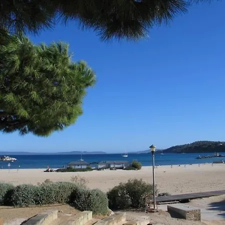 A Bormes-les-mimosas Avec Balcon Et Parking Privatif - Fr-1-251-886 * Борм-ле-Мимоза