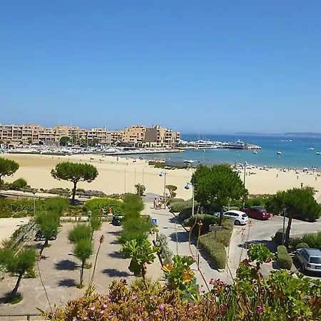 شقة A Avec Balcon Et Parking Privatif *